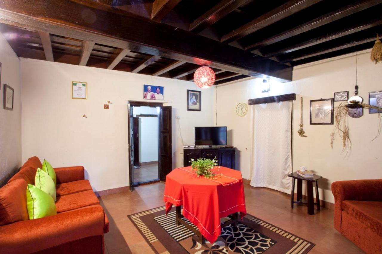 Sardar Bahadur'S Heritage Bungalow Estate Stay Napoklu Esterno foto