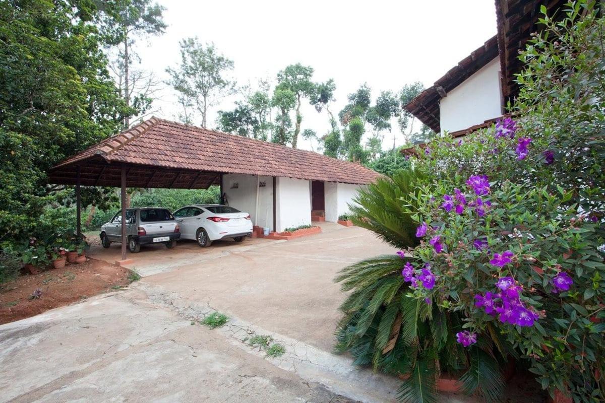 Sardar Bahadur'S Heritage Bungalow Estate Stay Napoklu Esterno foto