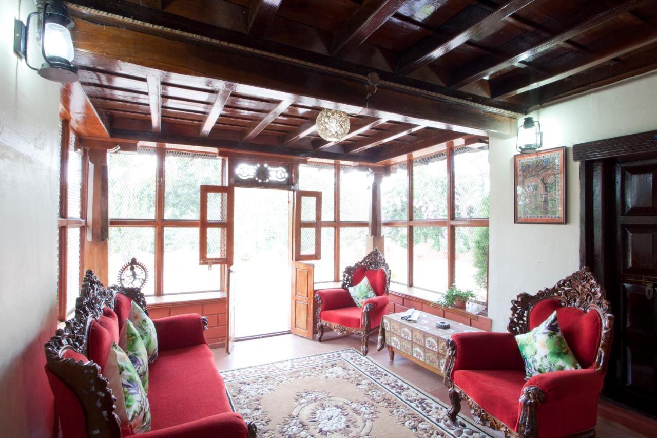 Sardar Bahadur'S Heritage Bungalow Estate Stay Napoklu Esterno foto