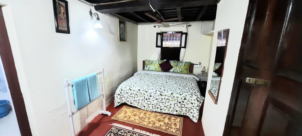 Sardar Bahadur'S Heritage Bungalow Estate Stay Napoklu Esterno foto