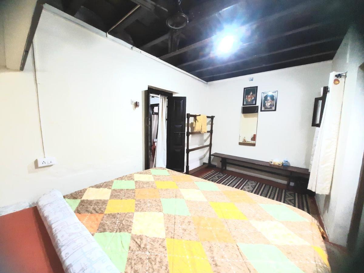 Sardar Bahadur'S Heritage Bungalow Estate Stay Napoklu Esterno foto