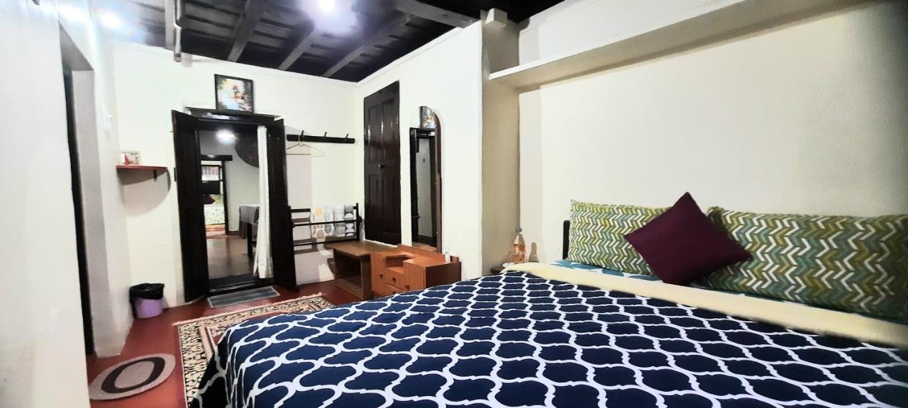 Sardar Bahadur'S Heritage Bungalow Estate Stay Napoklu Esterno foto