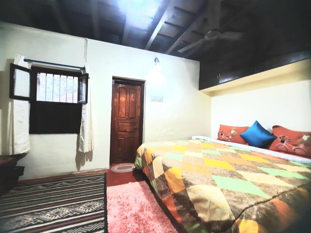 Sardar Bahadur'S Heritage Bungalow Estate Stay Napoklu Esterno foto
