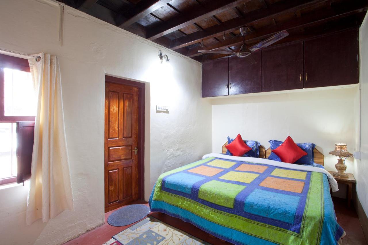 Sardar Bahadur'S Heritage Bungalow Estate Stay Napoklu Esterno foto