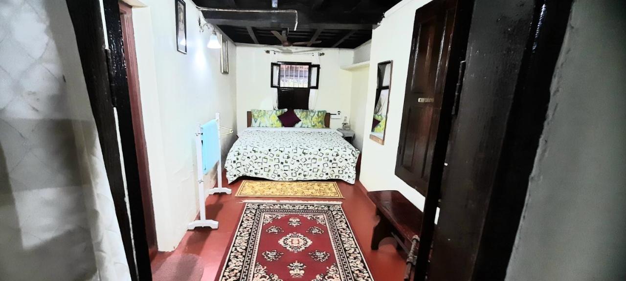 Sardar Bahadur'S Heritage Bungalow Estate Stay Napoklu Esterno foto